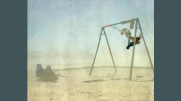 thumbnail of medium Kinderschaukel